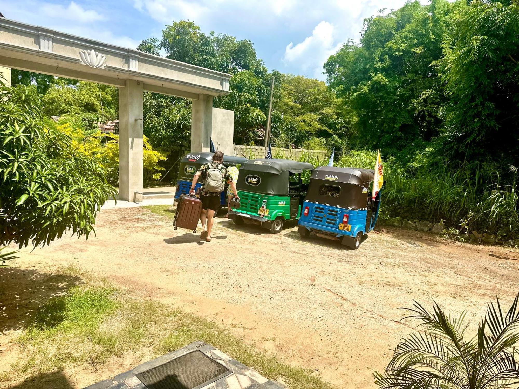 St Claire'S Green Negombo Hotel & Hostels エクステリア 写真