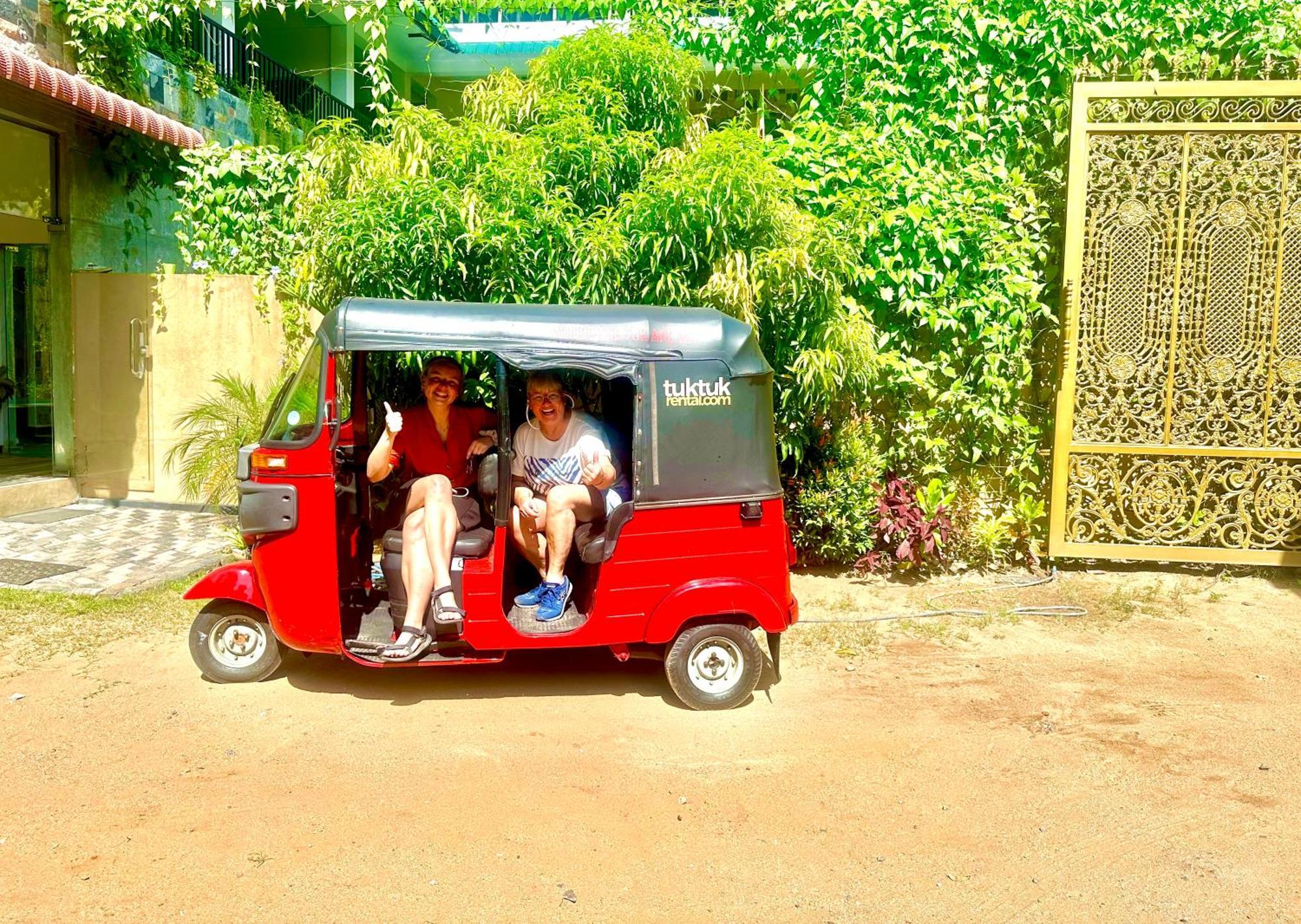 St Claire'S Green Negombo Hotel & Hostels エクステリア 写真